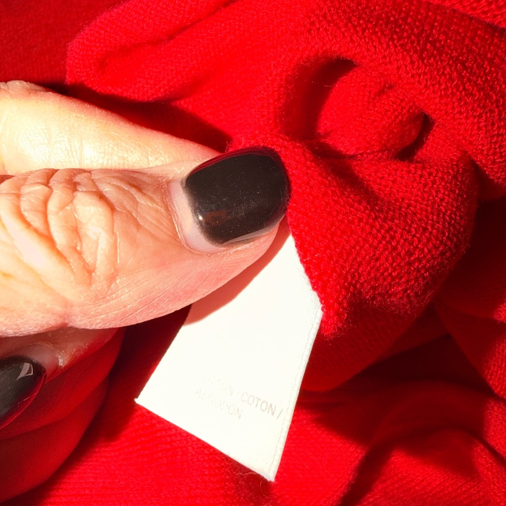 Victoria’s Secret Red Sweater Women’s Size Small Soft Cozy Lightweight Knit - Picture 6 of 7